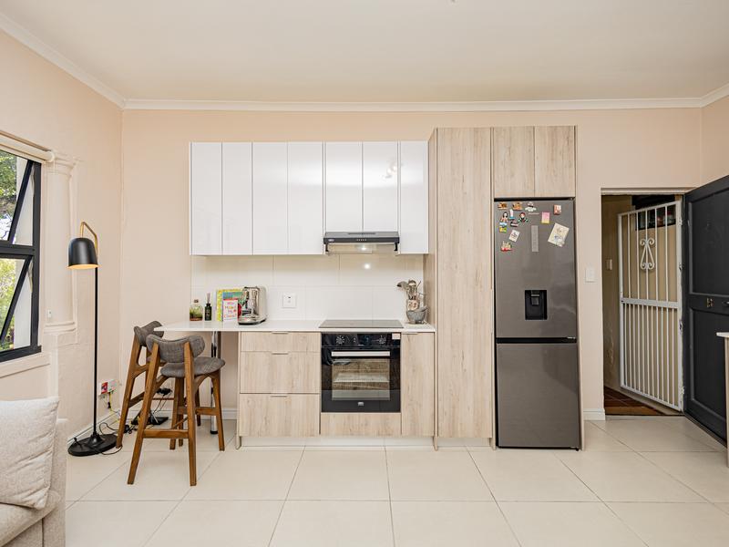 1 Bedroom Property for Sale in Kenilworth Western Cape